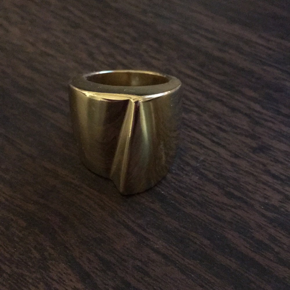 Cool shiny gold ring